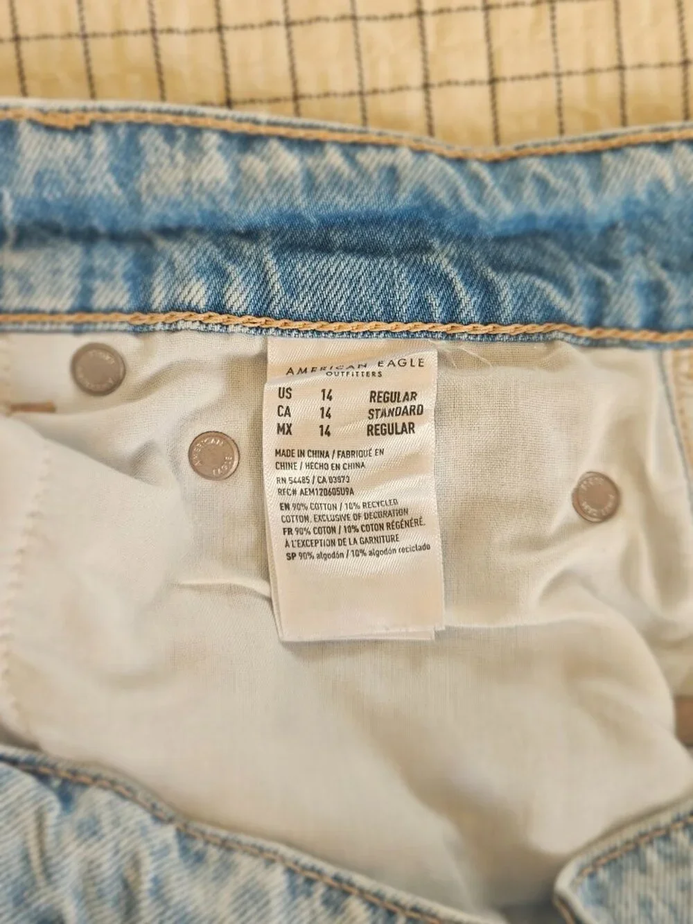 American Eagle Super High-Rise Baggy Jeans - Picture 3 of 5